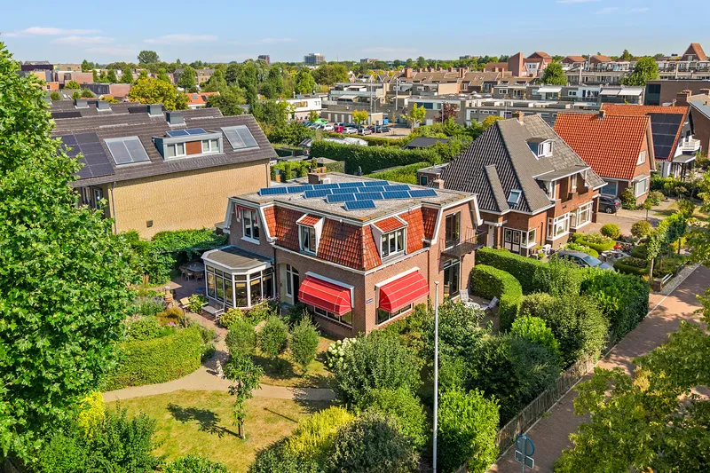 Eugenie Previnaireweg, Nieuw-Vennep